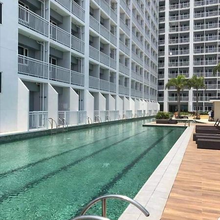 Breeze Residences By Cs Luxe マニラ市 エクステリア 写真